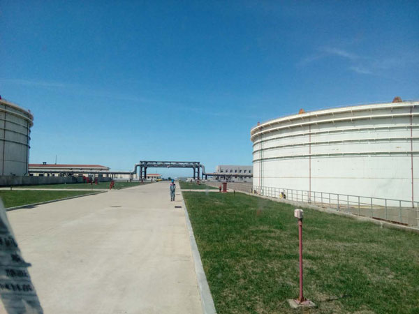 大连港长兴岛一期原油储罐清洗